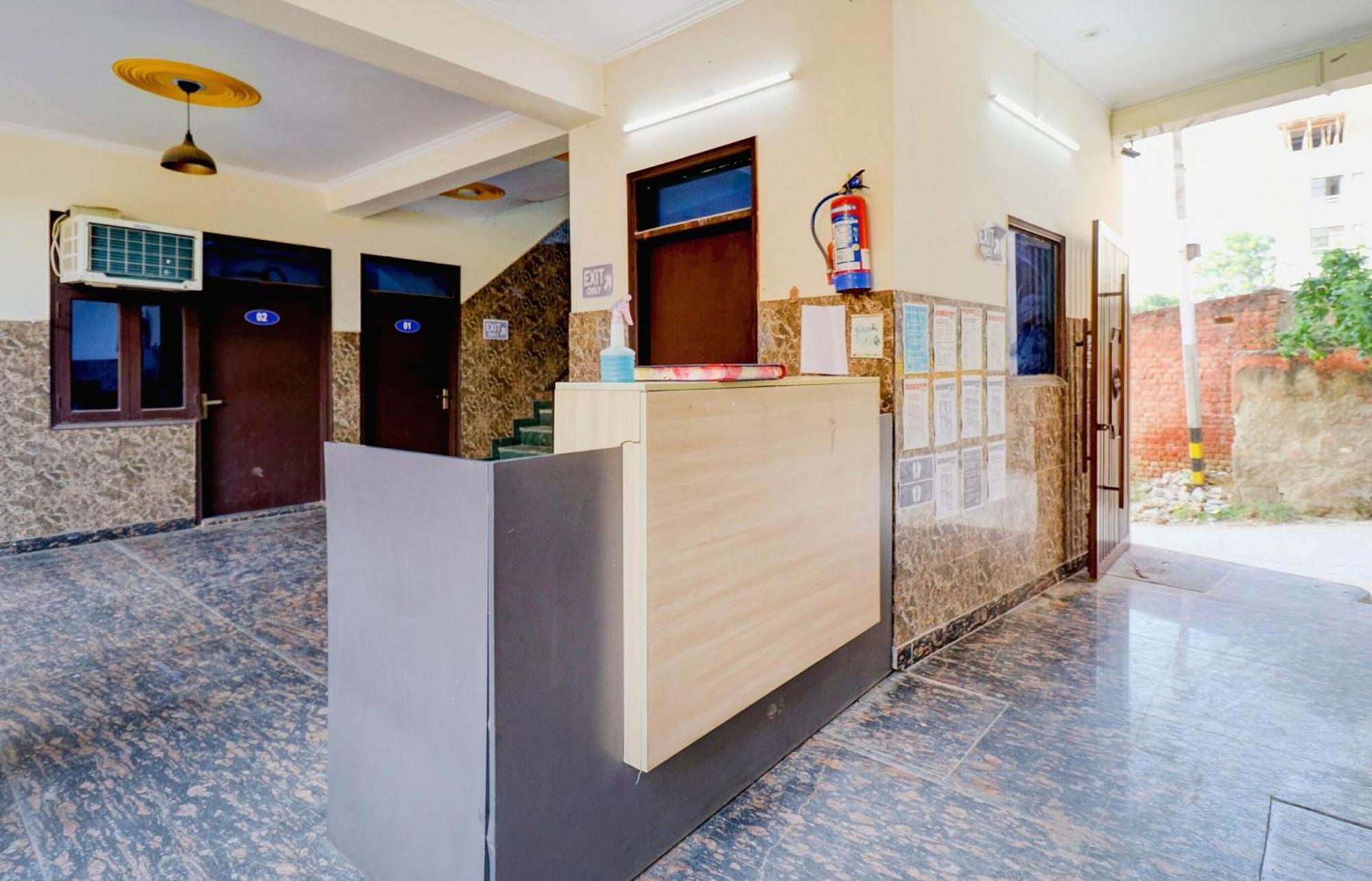 Hotel O Urban Wings 뉴델리 외부 사진