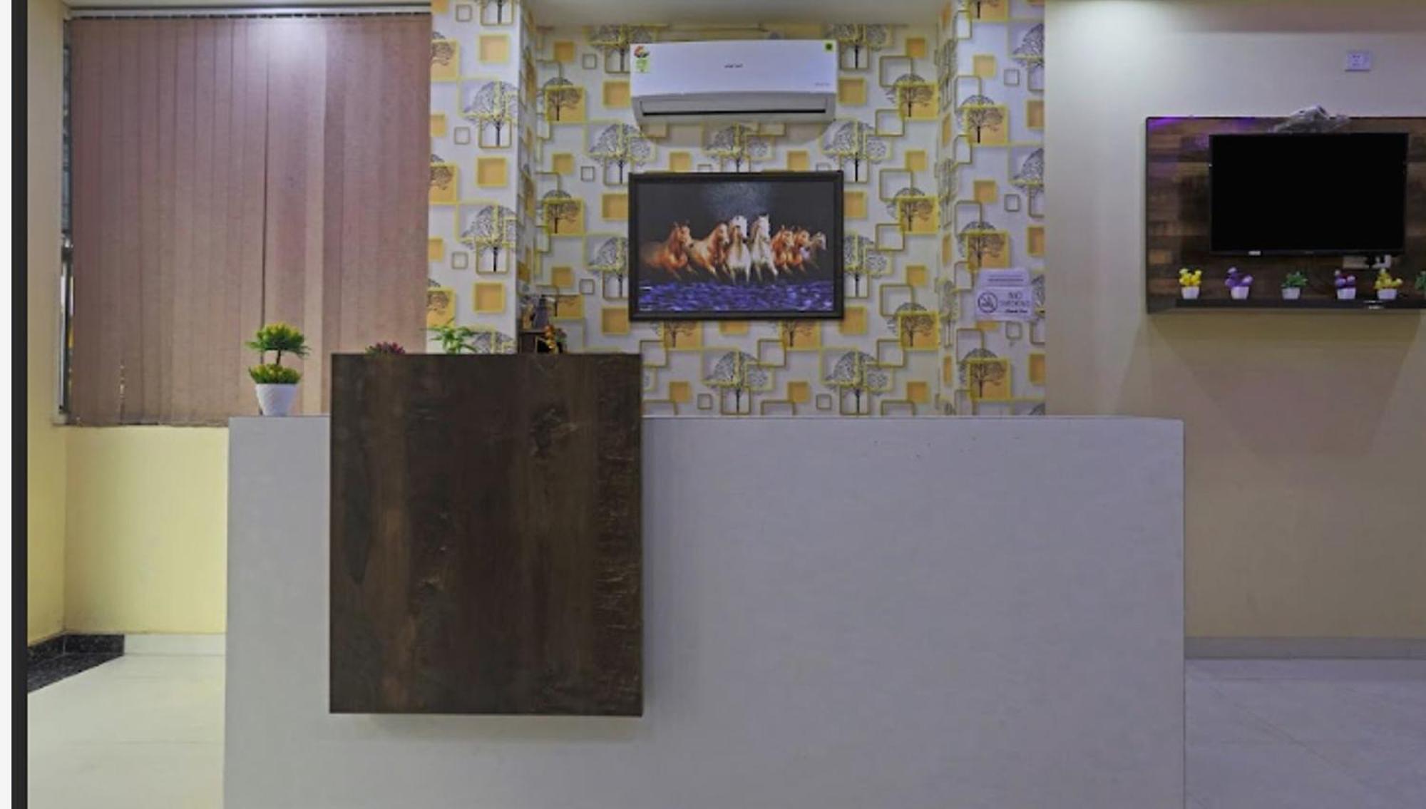 Hotel O Urban Wings 뉴델리 외부 사진